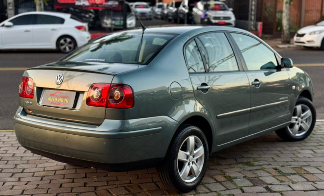 VW - VolksWagen Polo Sed. COMFORT. 1.6 Mi Tot. Flex 8v 2009 Flex-4