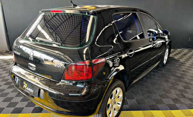 Peugeot 307 Feline/Griff/Premi. 2.0 Flex 5p Aut. 2005 Flex-1