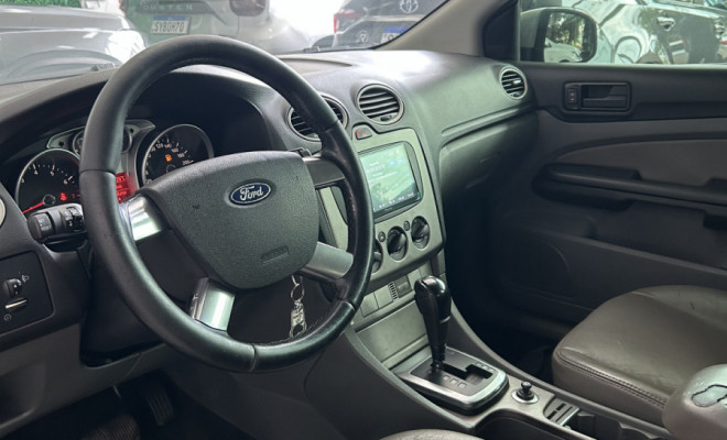 Ford Focus Sedan 2.0 16V/2.0 16V Flex 4p Aut. 2010 Flex-6