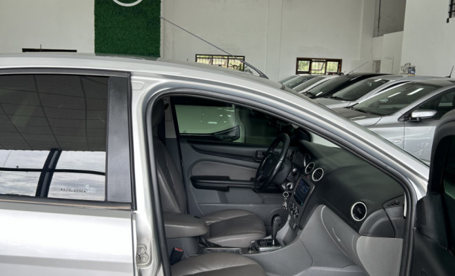 Ford Focus Sedan 2.0 16V/2.0 16V Flex 4p Aut. 2010 Flex-5