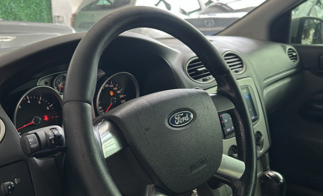 Ford Focus Sedan 2.0 16V/2.0 16V Flex 4p Aut. 2010 Flex-12