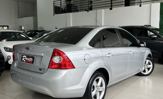 Ford Focus Sedan 2.0 16V/2.0 16V Flex 4p Aut. 2010 Flex-0