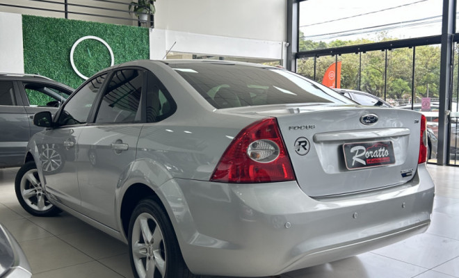 Ford Focus Sedan 2.0 16V/2.0 16V Flex 4p Aut. 2010 Flex-4