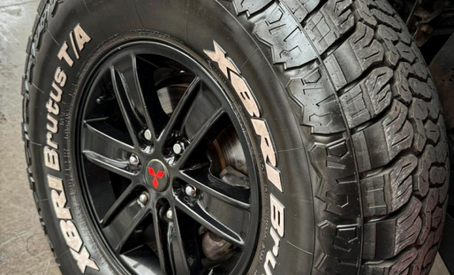 Mitsubishi L200 Triton HPE 3.5 CD V6 24V Flex Aut. 2010 Flex-6