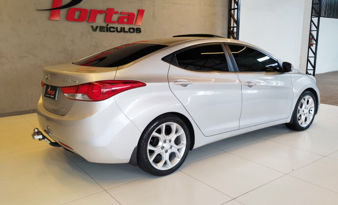 Hyundai Elantra GLS 1.8 16V Aut. 2013 Gasolina-3