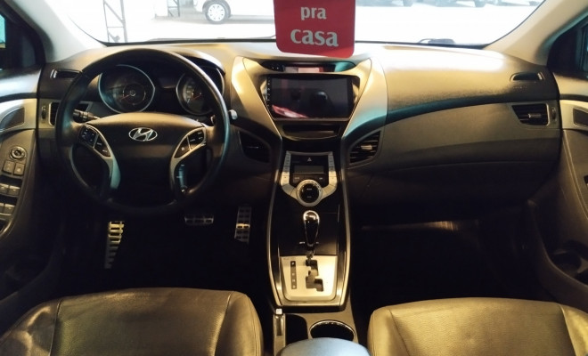 Hyundai Elantra GLS 1.8 16V Aut. 2013 Gasolina-6