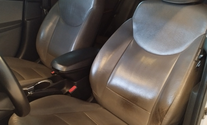 Hyundai Elantra GLS 1.8 16V Aut. 2013 Gasolina-5