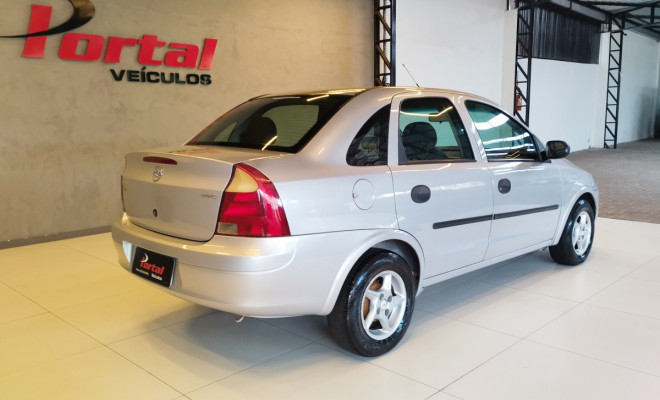 GM - Chevrolet Corsa Sedan 1.0 MPFI 8V 71cv 4p 2004 Gasolina-3