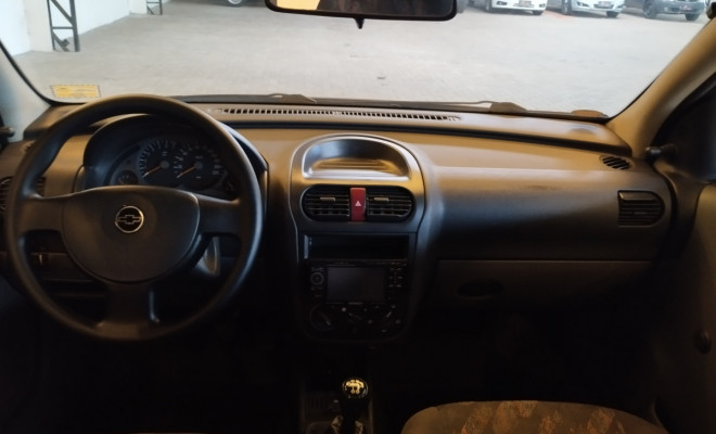 GM - Chevrolet Corsa Sedan 1.0 MPFI 8V 71cv 4p 2004 Gasolina-6