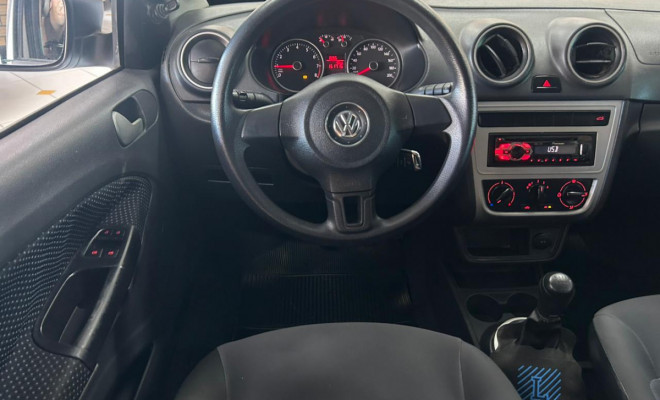 VW - VolksWagen VOYAGE 1.0/1.0 City Mi Total Flex 8V 4p 2015 Flex-6