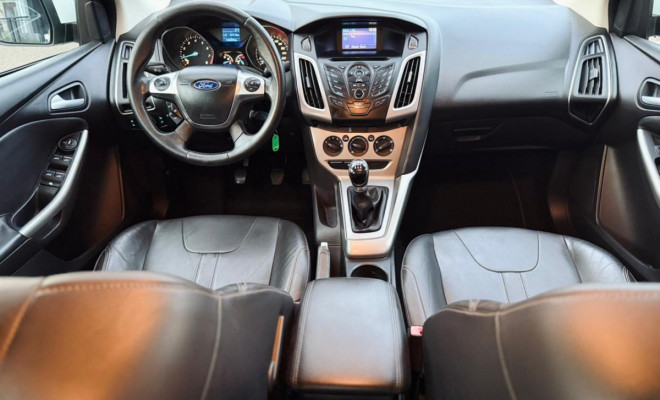 Ford Focus Sedan 1.6/1.6 Flex 8V/16V 4p Mec. 2014 Flex-10