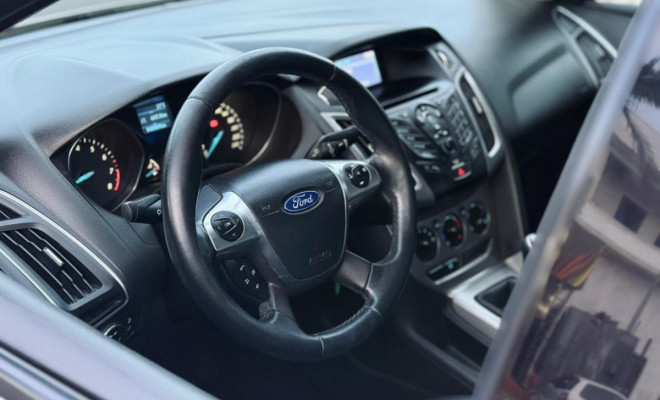 Ford Focus Sedan 1.6/1.6 Flex 8V/16V 4p Mec. 2014 Flex-12