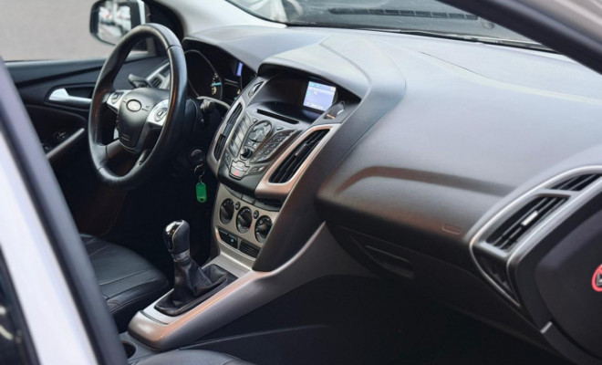 Ford Focus Sedan 1.6/1.6 Flex 8V/16V 4p Mec. 2014 Flex-8