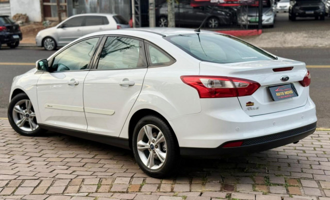 Ford Focus Sedan 1.6/1.6 Flex 8V/16V 4p Mec. 2014 Flex-2