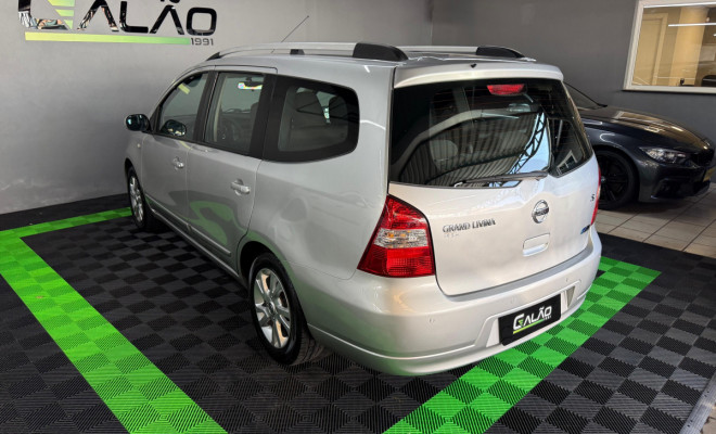 Nissan LIVINA GRAND S 1.8 16V Flex Fuel Mec. 2012 Flex-1
