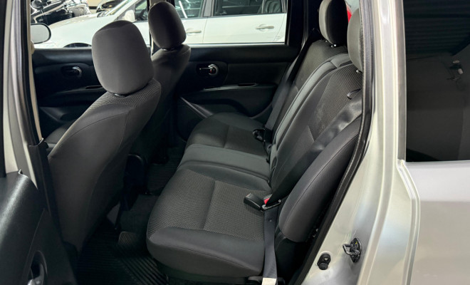 Nissan LIVINA GRAND S 1.8 16V Flex Fuel Mec. 2012 Flex-8