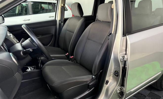 Nissan LIVINA GRAND S 1.8 16V Flex Fuel Mec. 2012 Flex-4