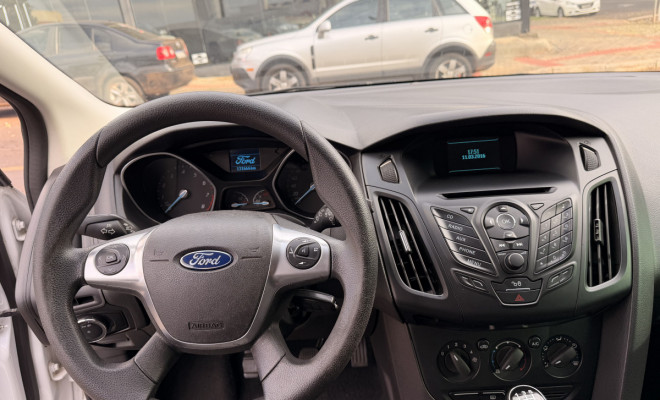 Ford Focus 1.6 S/SE/SE Plus Flex 8V/16V  5p 2015 Flex-6