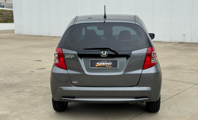 Fit LX 1.4 Aut. 2014 | Completo, automático e pronto para chamar atenção-1