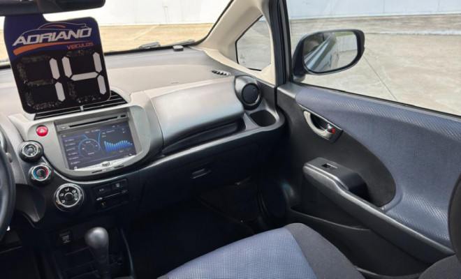 Fit LX 1.4 Aut. 2014 | Completo, automático e pronto para chamar atenção-9