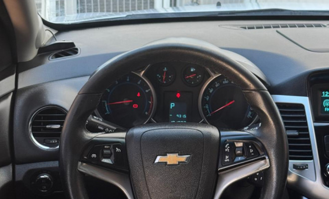 Cruze LT 1.8 Aut. 2016 — conforto, estilo e procedência em um só carro-2