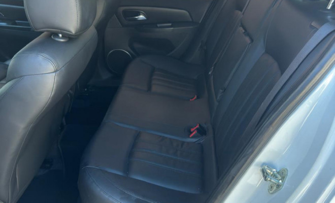 Cruze LT 1.8 Aut. 2016 — conforto, estilo e procedência em um só carro-6