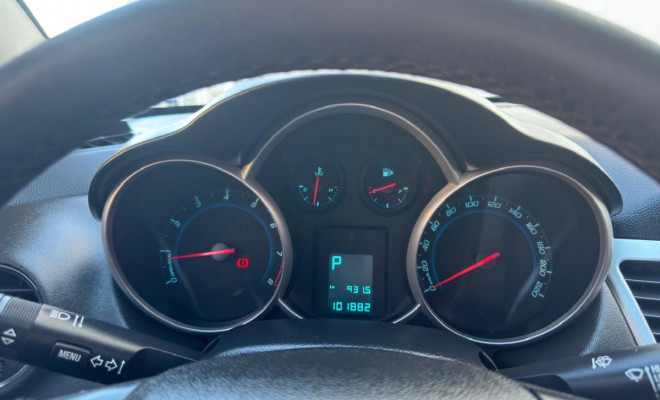 Cruze LT 1.8 Aut. 2016 — conforto, estilo e procedência em um só carro-9