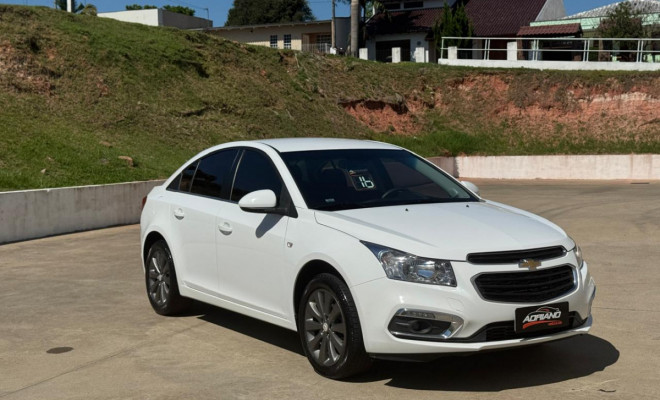 Cruze LT 1.8 Aut. 2016 — conforto, estilo e procedência em um só carro-12