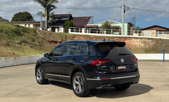 Tiguan Allspace R‑Line 350 TSI 2.0 4x4 2019 | Potência, espaço e tecnologia para sua melhor experiência-22