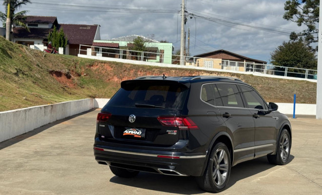 Tiguan Allspace R‑Line 350 TSI 2.0 4x4 2019 | Potência, espaço e tecnologia para sua melhor experiência-2
