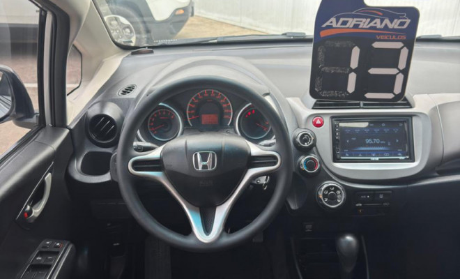Honda Fit LX 1.4 Aut. 2013 -- completo, econômico e pronto para o dia a dia-8