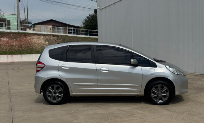 Honda Fit LX 1.4 Aut. 2013 -- completo, econômico e pronto para o dia a dia-16