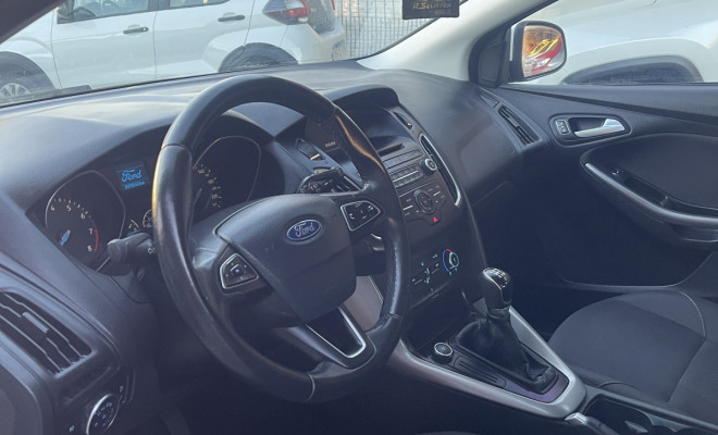 Focus 1.6 SE Flex 16V  5p 2018 (ÚNICO DONO)-5