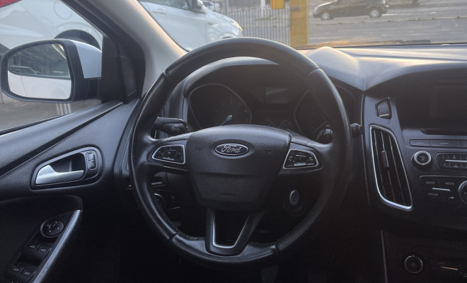 Focus 1.6 SE Flex 16V  5p 2018 (ÚNICO DONO)-7