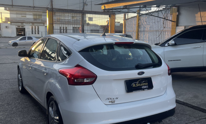 Focus 1.6 SE Flex 16V  5p 2018 (ÚNICO DONO)-2