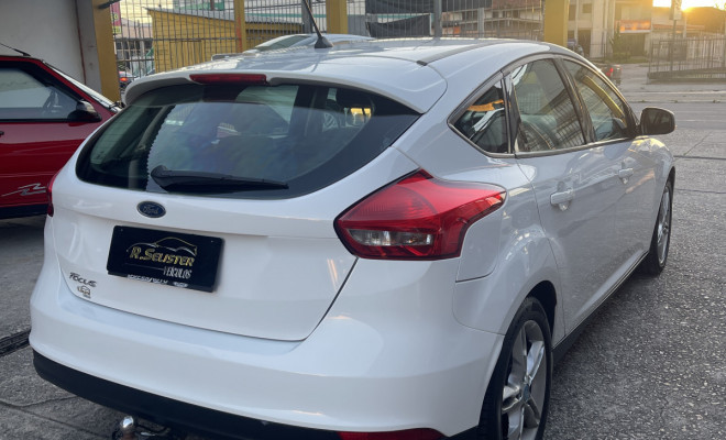Focus 1.6 SE Flex 16V  5p 2018 (ÚNICO DONO)-4