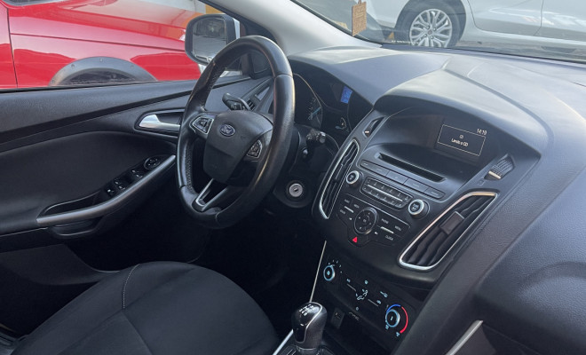 Focus 1.6 SE Flex 16V  5p 2018 (ÚNICO DONO)-6