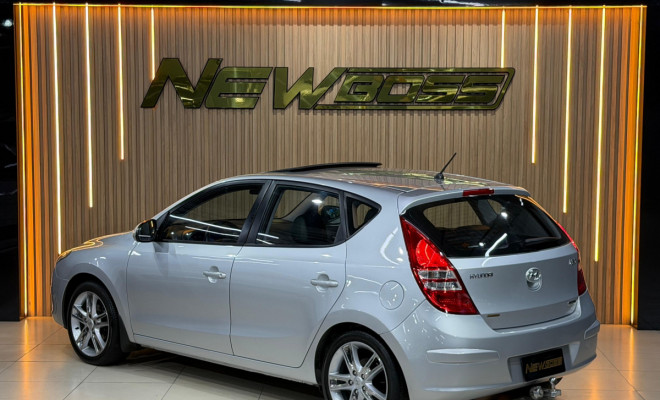 Hyundai i30 2.0 16V 145cv 5p Aut. 2011 Gasolina-2