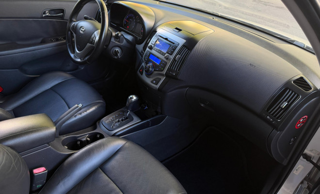 Hyundai i30 2.0 16V 145cv 5p Aut. 2011 Gasolina-6