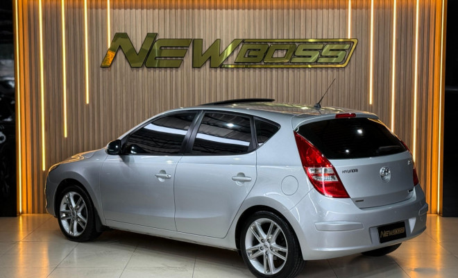 Hyundai i30 2.0 16V 145cv 5p Aut. 2011 Gasolina-2