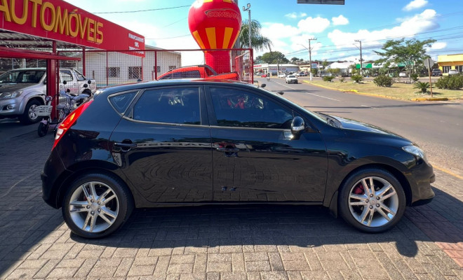 Hyundai i30 2.0 16V 145cv 5p Mec. 2011 Flex-4