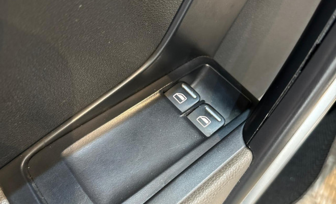 VW - VolksWagen Fusca 2.0 TSI 16V Aut. 2013 Gasolina-5