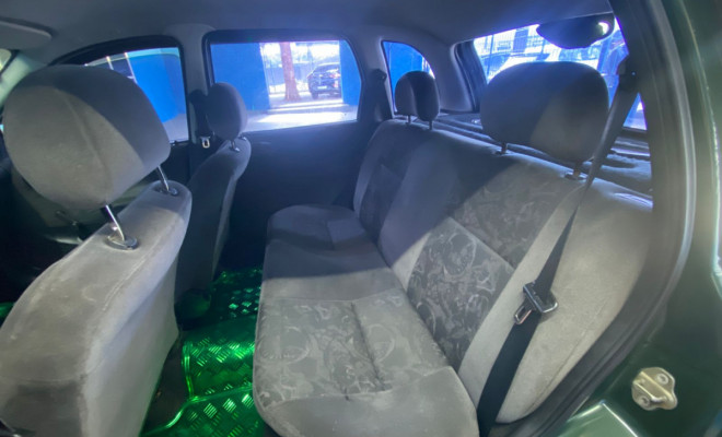 GM - Chevrolet Corsa Wind 1.0 MPF/MilleniumI/ EFI 4p 2002 Gasolina-7