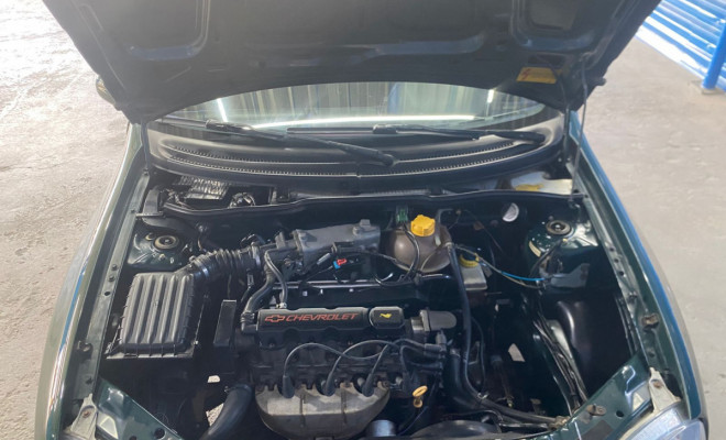 GM - Chevrolet Corsa Wind 1.0 MPF/MilleniumI/ EFI 4p 2002 Gasolina-8