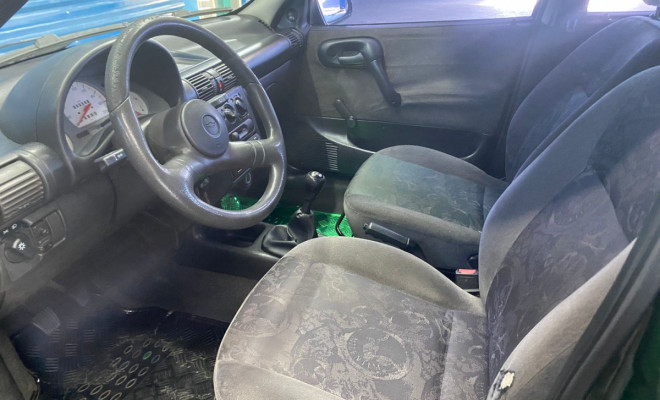GM - Chevrolet Corsa Wind 1.0 MPF/MilleniumI/ EFI 4p 2002 Gasolina-4