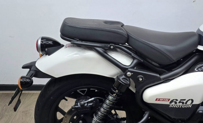 Royal Enfield Shotgun 650 Top 2026 Gasolina-5