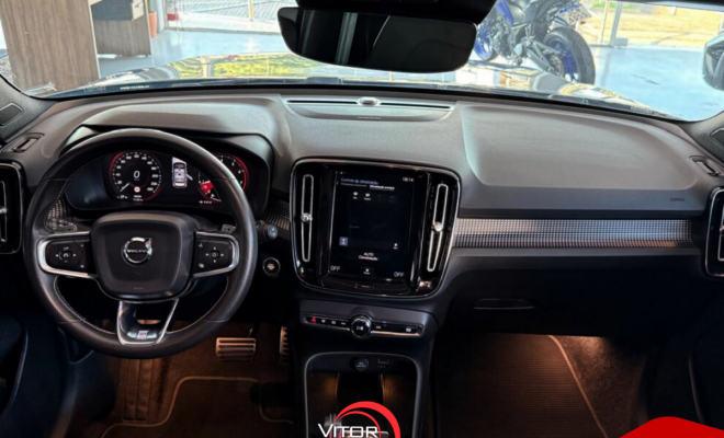 Volvo XC 40 T-5 R-DESIGN SPE. ED 2.0 252cv AWD 2020 Gasolina-6