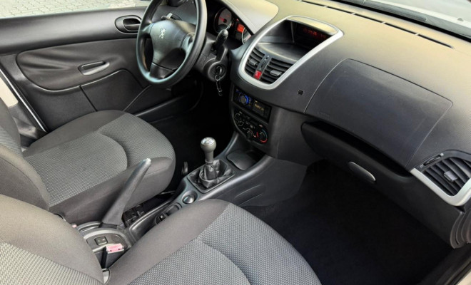 Peugeot 207 XR 1.4 Flex 8V 5p 2012 Gasolina-5