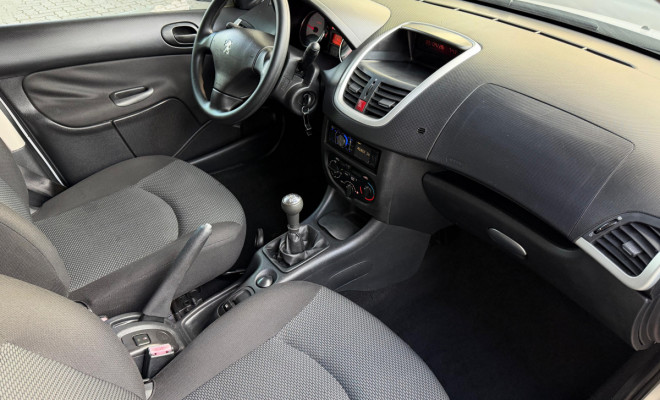 Peugeot 207 XR 1.4 Flex 8V 5p 2012 Gasolina-5