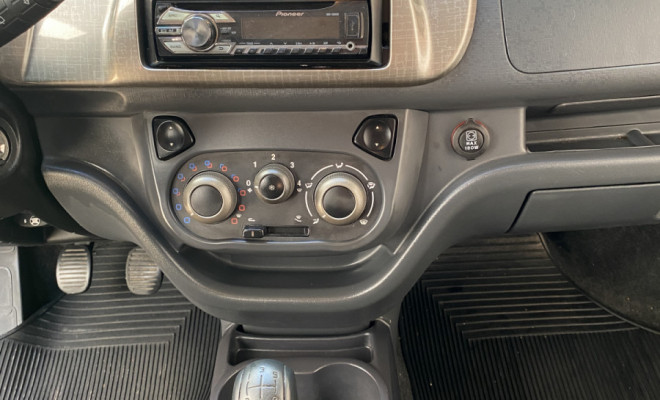 Fiat UNO WAY Celeb. 1.4 EVO Fire Flex 2013-13